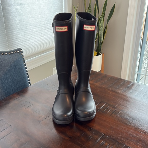 Matte Black Hunter Boots - Size 7 - Picture 3 of 12